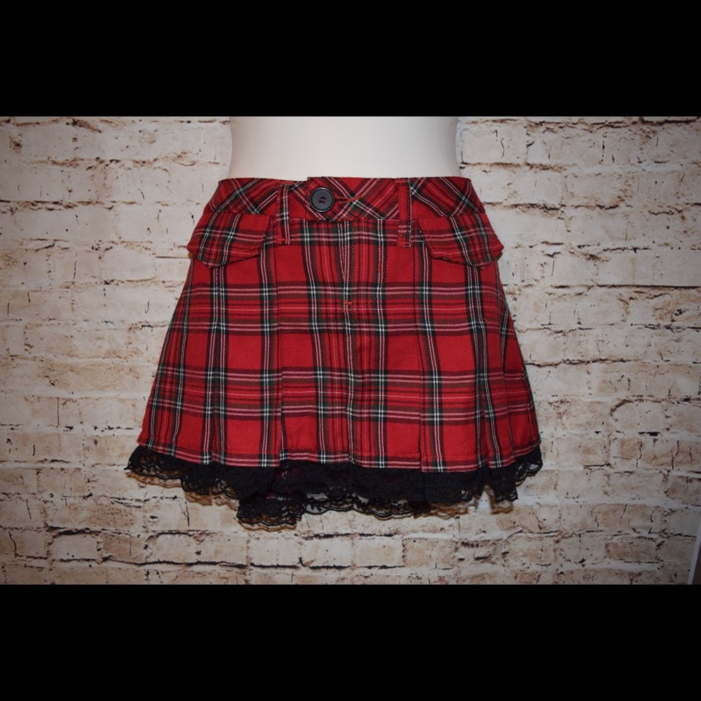 Plaid and lace skirt!